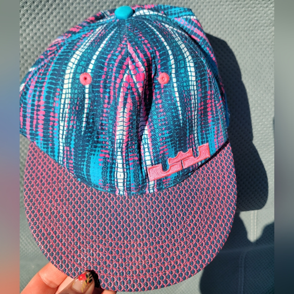 NIKE TRUE Lebron James Hat Pink Blue Snakeskin Bill Snapback Cap Crown Logo NWOT